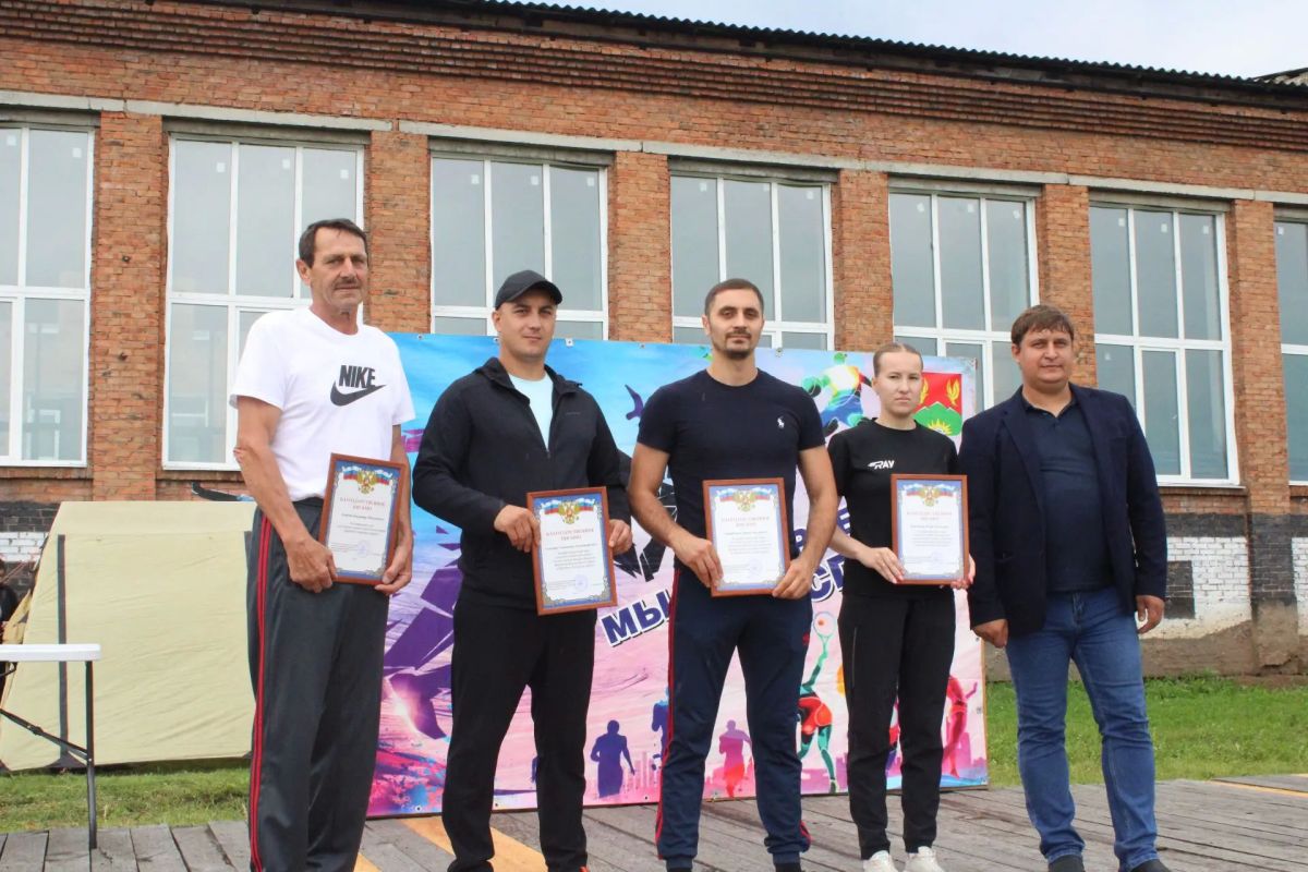 Сегодня на стадионе Агинской первой школы состоялось праздничное мероприятие, посвящённое Всероссийскому дню физкультурника