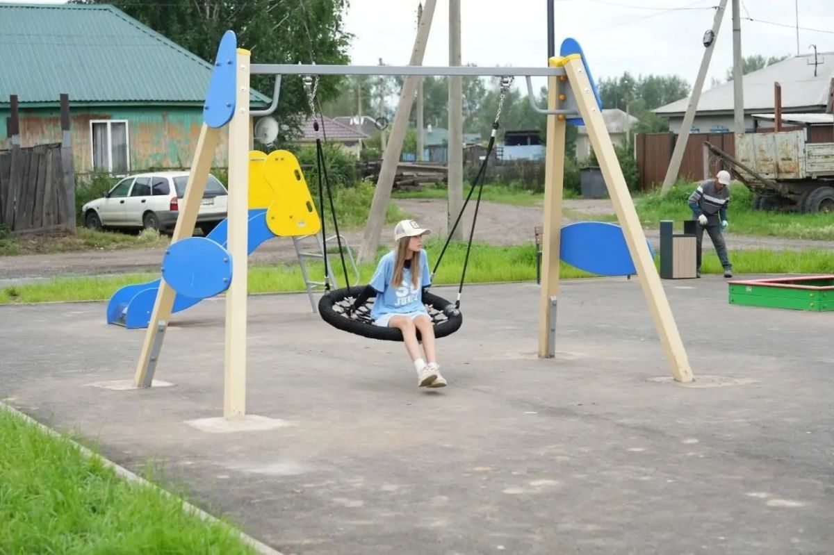В Березовке завершают создание первого сквера по программе «Формирование комфортной городской среды» В Березовке завершают создание первого сквера по программе «Формирование комфортной городской среды»