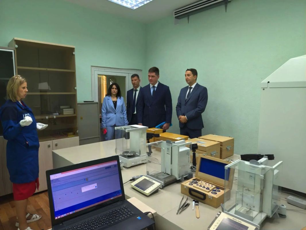 В преддверии 100-летнего юбилея Красноярский центр стандартизации и метрологии модернизировал лаборатории и запустил современное оборудование В преддверии 100-летнего юбилея Красноярский центр стандартизации и метрологии модернизировал лаборатории и запустил современное оборудование