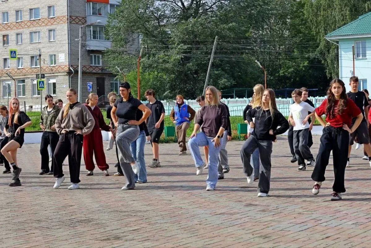 Зарядка с чемпионом прошла в Боготольском округе Зарядка с чемпионом прошла в Боготольском округе