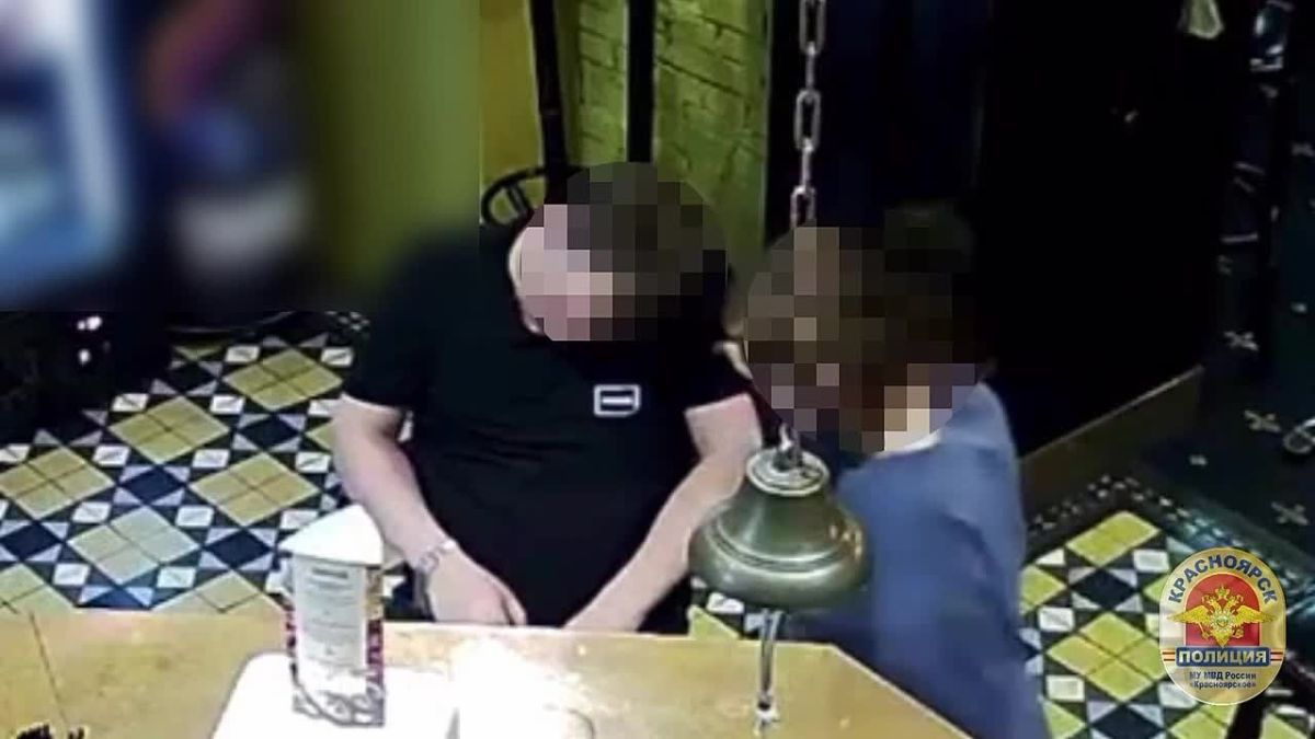 Красноярка предстанет перед судом по обвинению в краже личных вещей у спящего посетителя бара