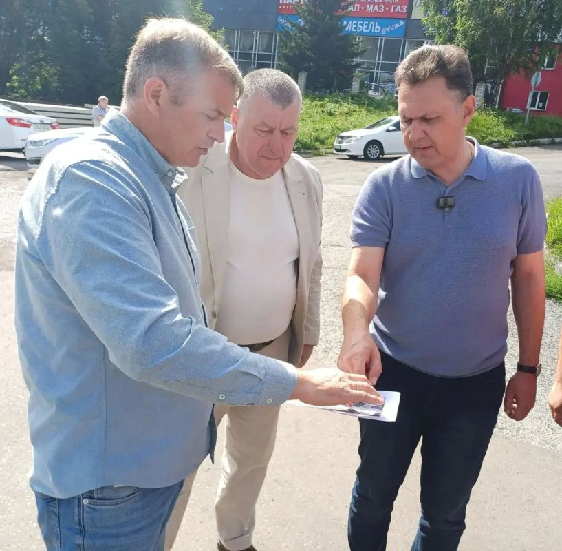 Евгений Гарин: «Выездные встречи помогают оперативно реагировать на самые насущные запросы людей» Евгений Гарин: «Выездные встречи помогают оперативно реагировать на самые насущные запросы людей»