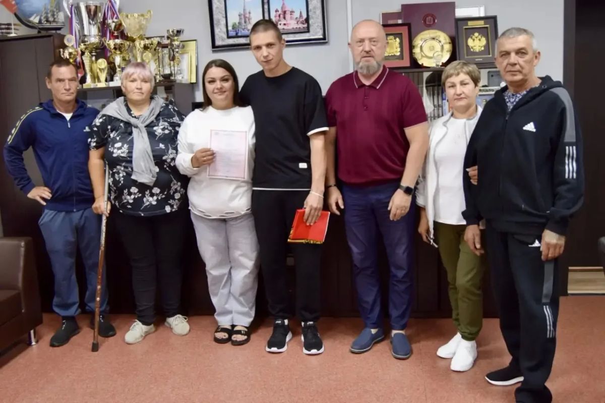 На одну крепкую молодую семью в нашем округе стало больше! На одну крепкую молодую семью в нашем округе стало больше!