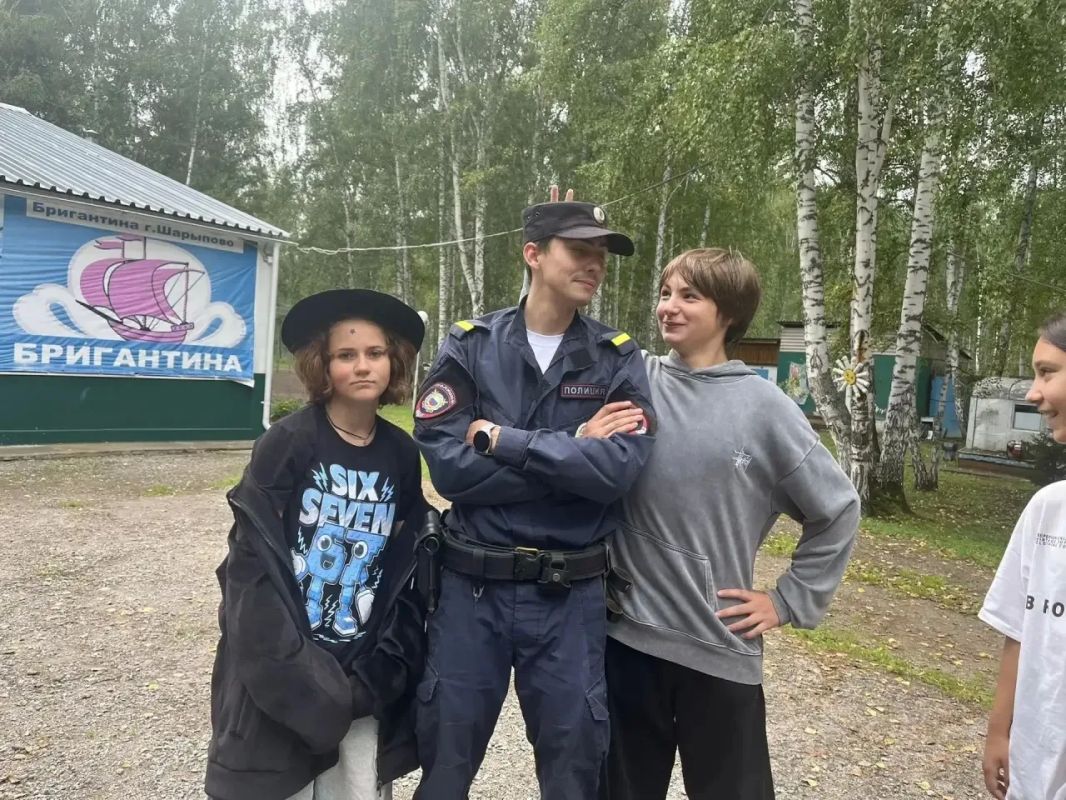 День полиции в лагерях: профилактика, спецсредства и мечты о службе День полиции в лагерях: профилактика, спецсредства и мечты о службе