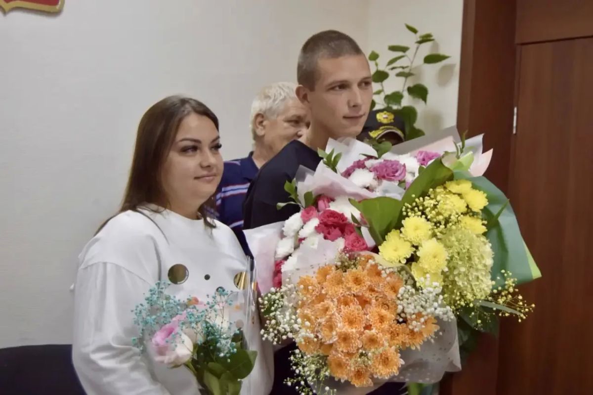На одну крепкую молодую семью в нашем округе стало больше!