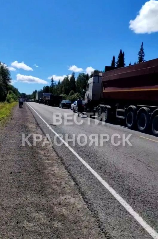 Из-за ДТП на 117 км трассы Р-257 собралась большая пробка, сообщает #подписчик_ВестиКрасноярск