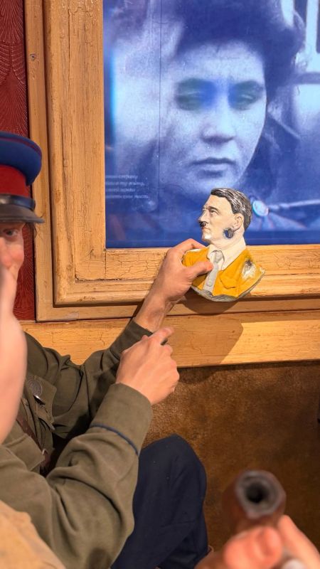 Транспортная полиция Красноярска провела патриотическую экскурсию для детей на «Поезде Победы» Транспортная полиция Красноярска провела патриотическую экскурсию для детей на «Поезде Победы»