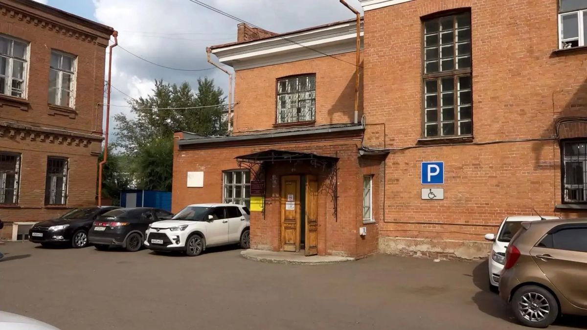 Депутат Ирина Иванова посетила Красноярский краевой центр СПИД