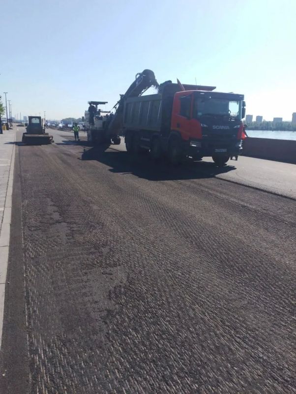 На Центральной набережной продолжаются дорожные работы