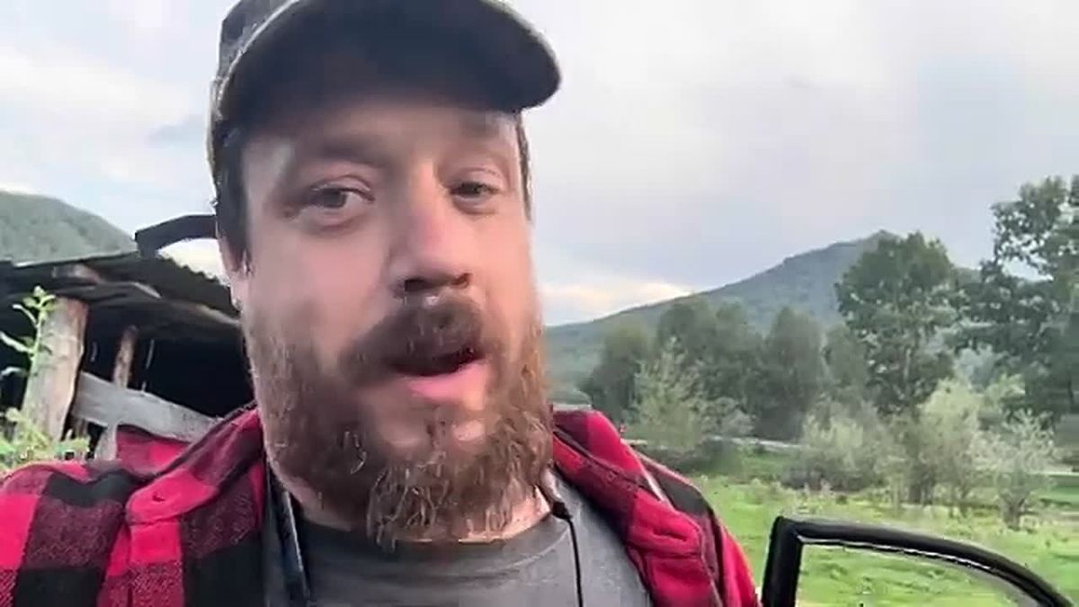 «Веселому молочнику» Джастасу Уолкеру собрали деньги на российское гражданство для жены и детей
