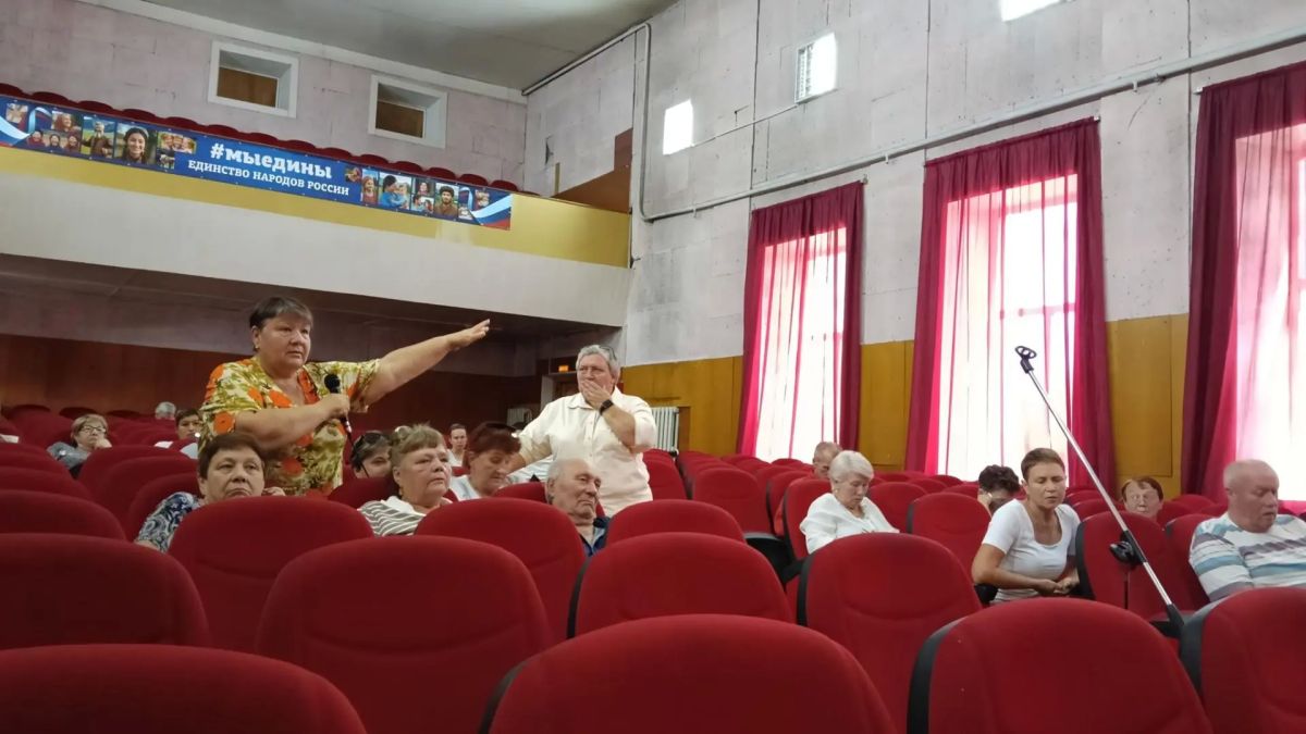 Как всегда, эмоционально прошла сегодня встреча с жителями Ермаковского округа Как всегда, эмоционально прошла сегодня встреча с жителями Ермаковского округа