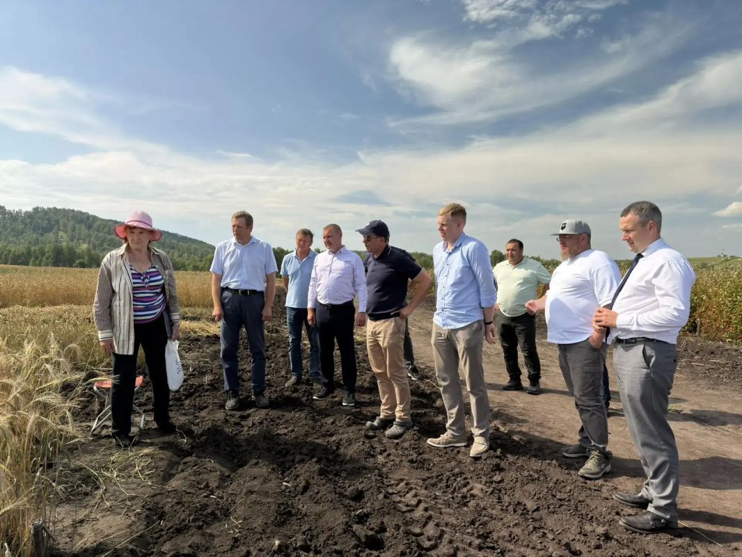В Курагинском округе продолжается уборочная кампания В Курагинском округе продолжается уборочная кампания