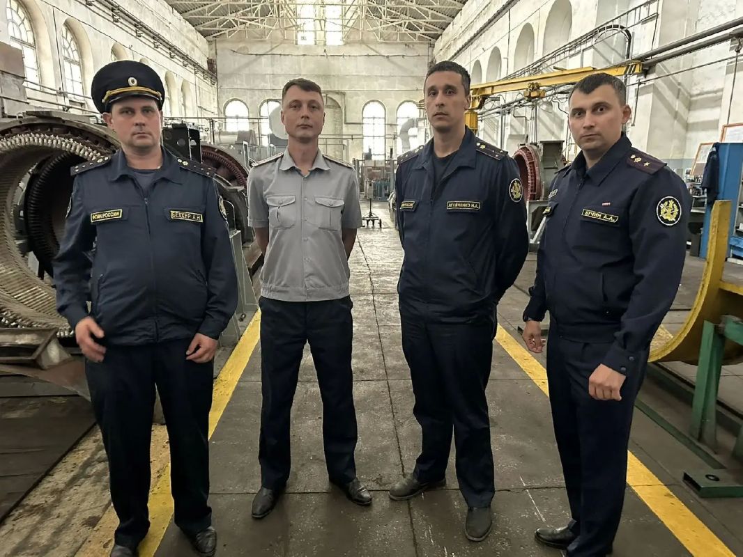 Сотрудники исправительной колонии №6 посетили промышленную площадку Красноярского электровагоноремонтного завода Сотрудники исправительной колонии №6 посетили промышленную площадку Красноярского электровагоноремонтного завода