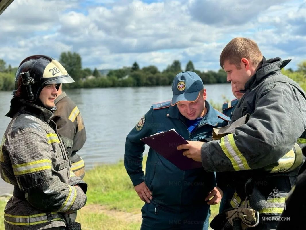 В Канске прошли соревнования по пожарно-строевой подготовке В Канске прошли соревнования по пожарно-строевой подготовке