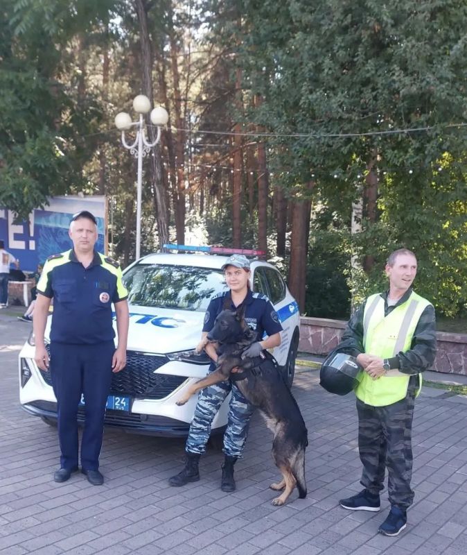 Железногорские полицейские — на страже порядка и в праздник! Железногорские полицейские — на страже порядка и в праздник!