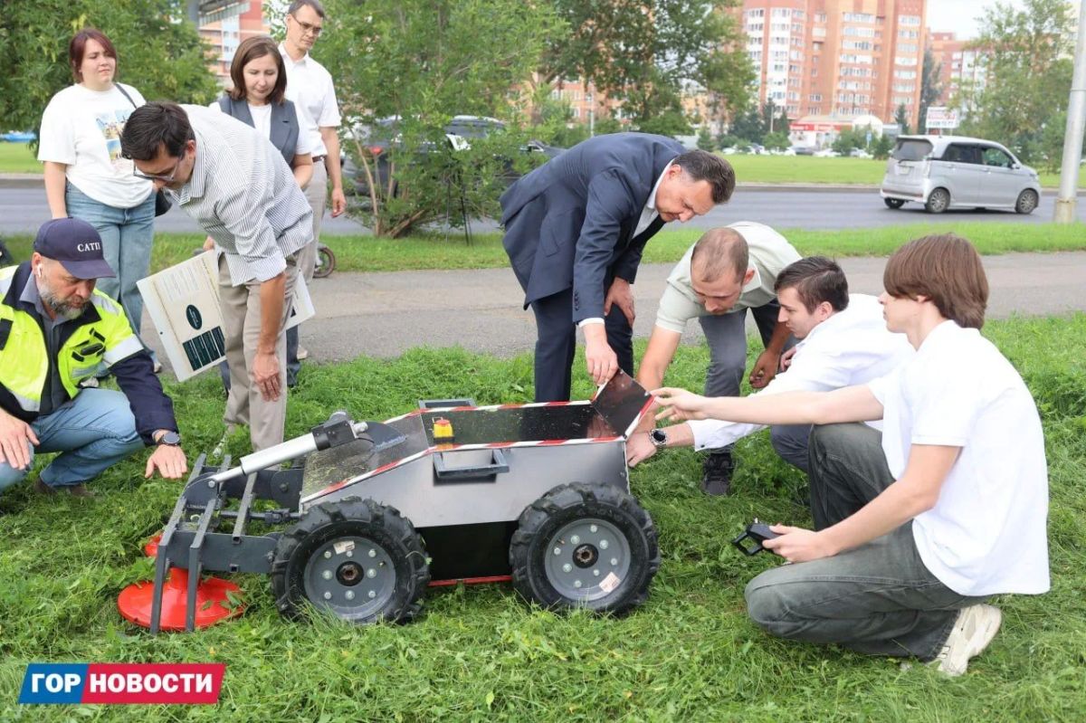 Красноярские школьники создали робота для уборки города Красноярские школьники создали робота для уборки города