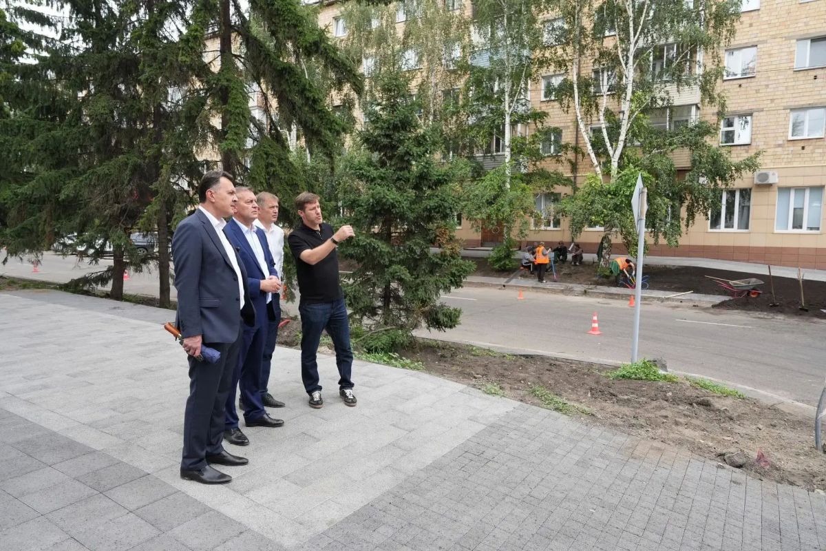 Контроль благоустройства Кирова и Диктатуры Пролетариата переводим в режим постоянного дежурства кураторов на месте Контроль благоустройства Кирова и Диктатуры Пролетариата переводим в режим постоянного дежурства кураторов на месте