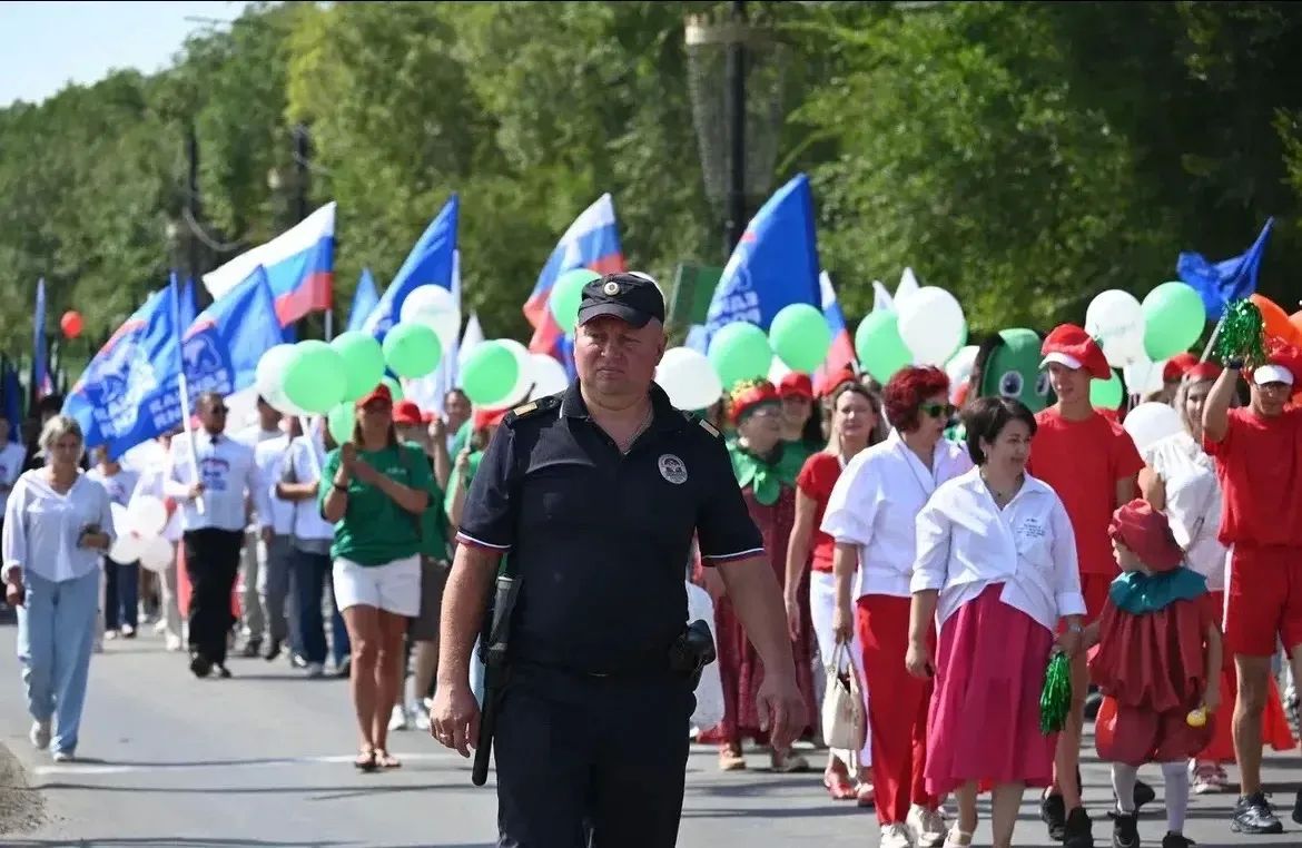 Полицейские обеспечили охрану общественного порядка в День минусинского помидора Полицейские обеспечили охрану общественного порядка в День минусинского помидора