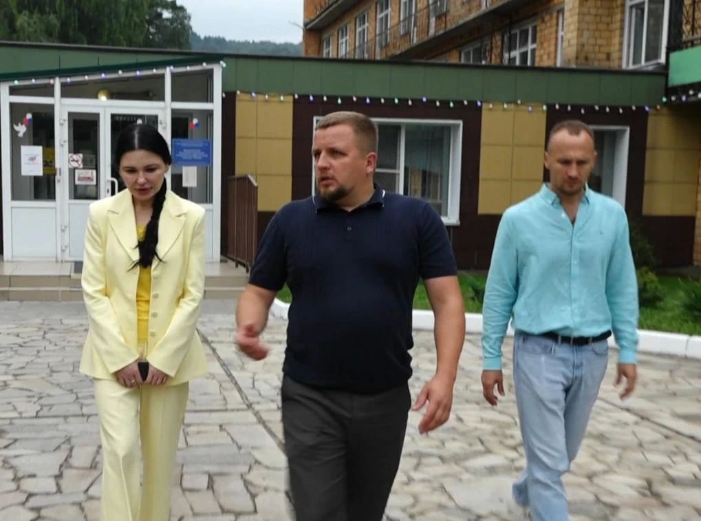 Депутат Ирина Иванова посетила спортивно-оздоровительный комплекс «Лесной» Депутат Ирина Иванова посетила спортивно-оздоровительный комплекс «Лесной»