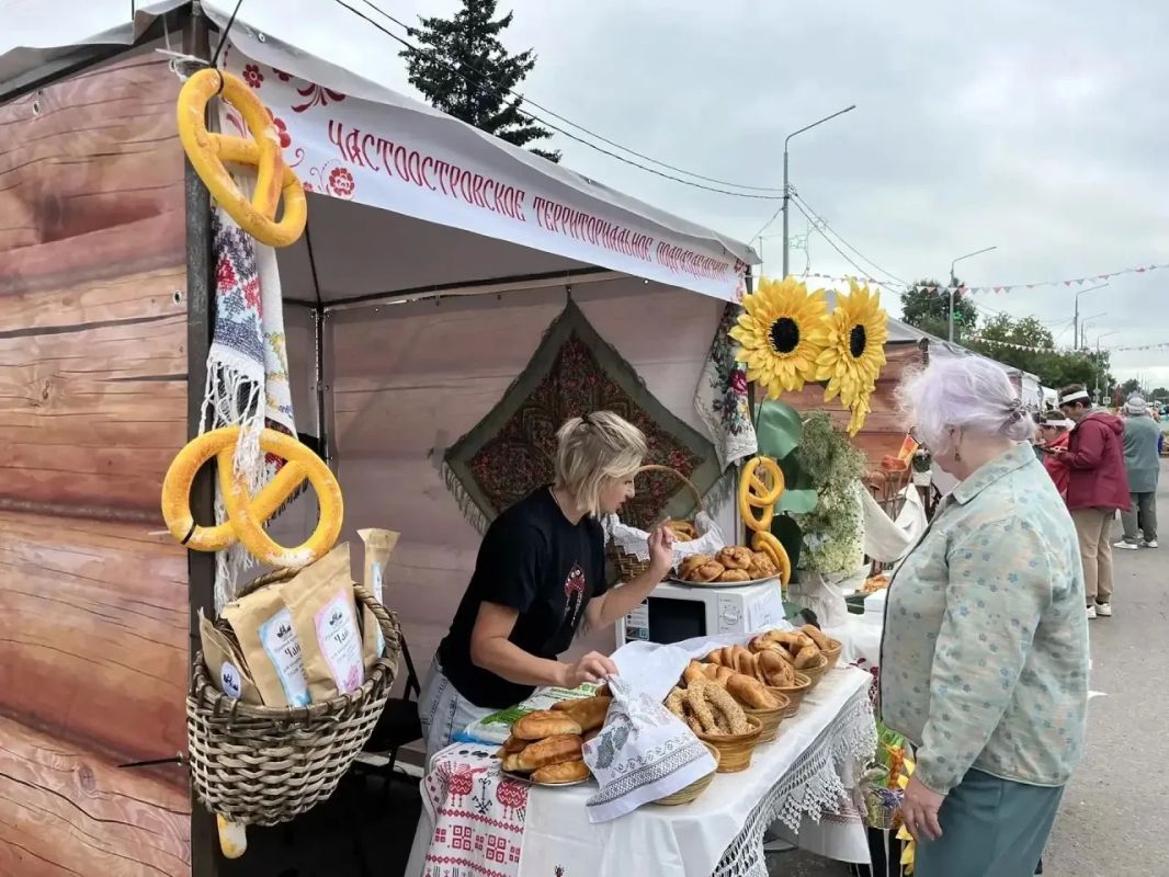 В Емельяновском округе с размахом прошёл фестиваль «Емельянов сад»! В Емельяновском округе с размахом прошёл фестиваль «Емельянов сад»!