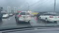 На Октябрьском мосту в Красноярске образовалась серьезная пробка