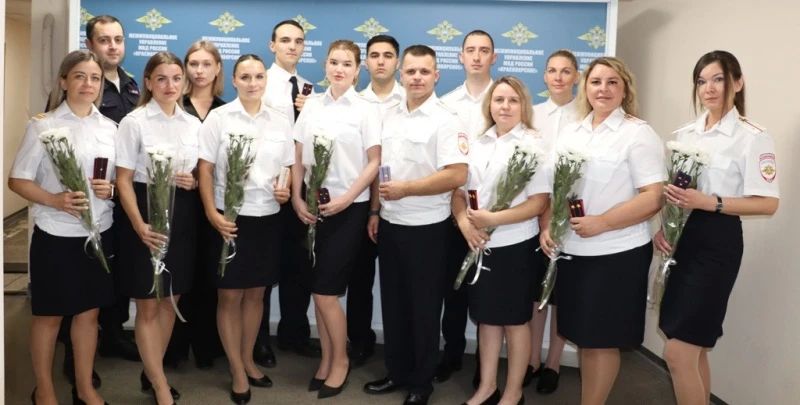 День Государственного флага России прошёл по всему краю! Стражи порядка провели серию ярких и значимых мероприятий День Государственного флага России прошёл по всему краю! Стражи порядка провели серию ярких и значимых мероприятий