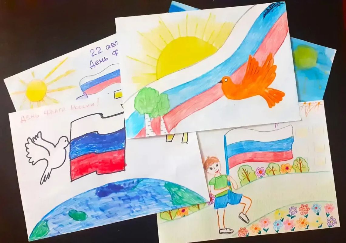 День флага в «Енисеюшке»: детские рисунки и любовь к Родине День флага в «Енисеюшке»: детские рисунки и любовь к Родине