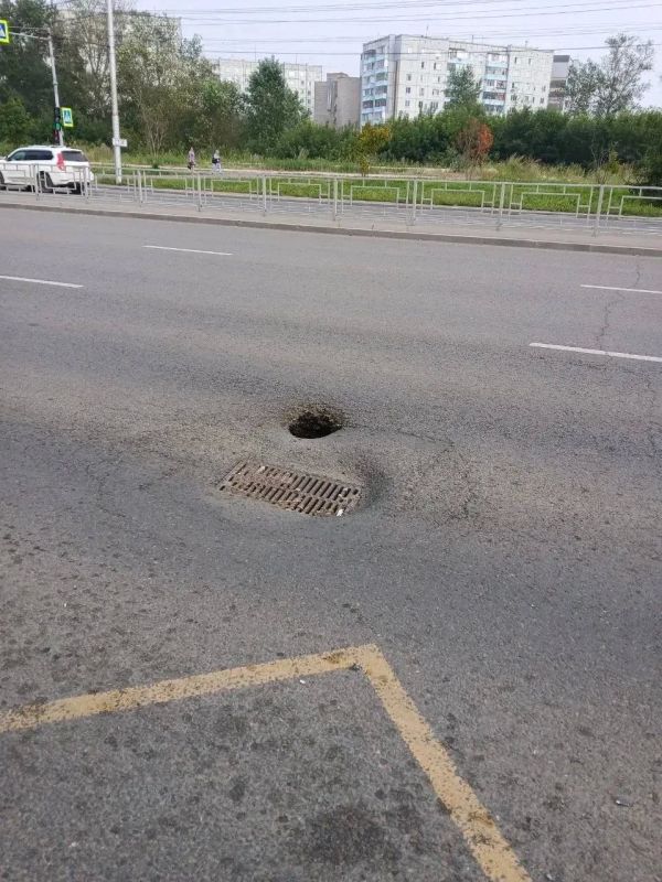 На улице Ворнова устранили провал асфальта