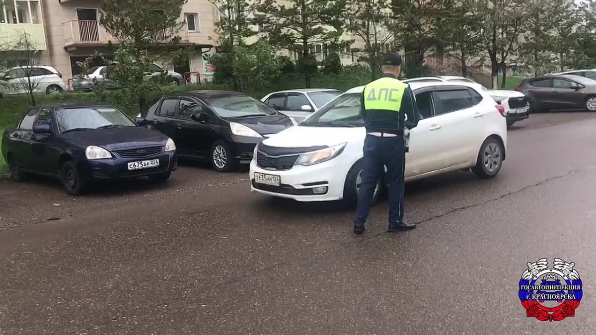 Сотрудники Госавтоинспекции Красноярска провели рейд «Детское удерживающее устройство»