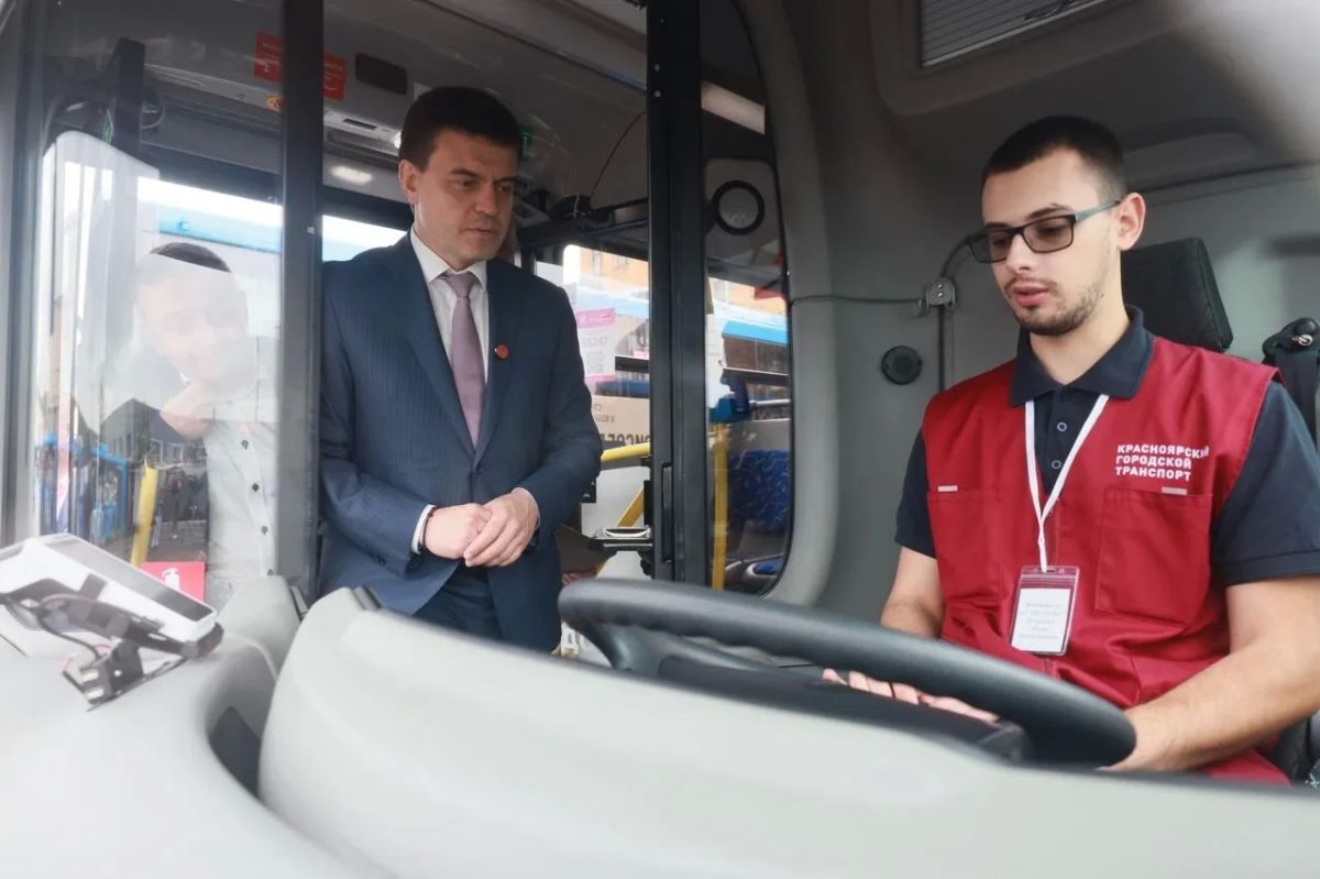 Михаил Котюков: Еще одна большая партия техники - 100 новых автобусов на газомоторном топливе - прибыла в Красноярск Михаил Котюков: Еще одна большая партия техники - 100 новых автобусов на газомоторном топливе - прибыла в Красноярск