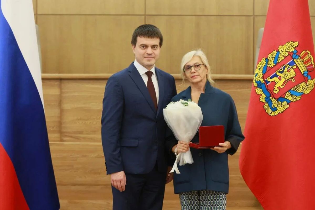 В правительстве Красноярского края состоялась церемония вручения государственных и региональных наград В правительстве Красноярского края состоялась церемония вручения государственных и региональных наград