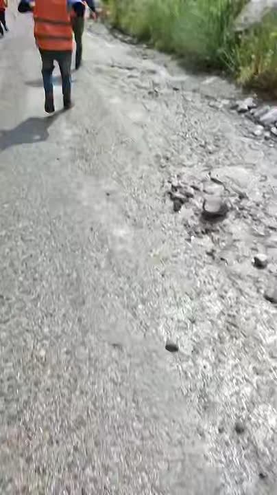 В Непале после масштабных наводнений и оползней перестали выходить на связь восемь россиян — они находились в зоне бедствия Ранее посольство РФ сообщало о двух пропавших без вести и уточняло местонахождение ещё троих. Всего...
