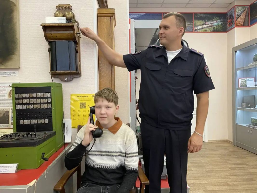В Красноярском крае сотрудники транспортной полиции присоединились к Всероссийской акции «Безопасный транспорт» В Красноярском крае сотрудники транспортной полиции присоединились к Всероссийской акции «Безопасный транспорт»