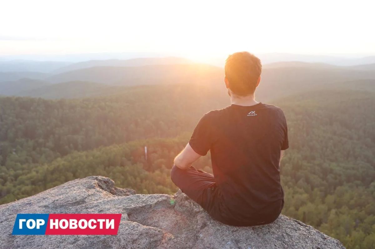 Театральная экскурсия, поход с ночёвкой и закат на Торгашинском хребте