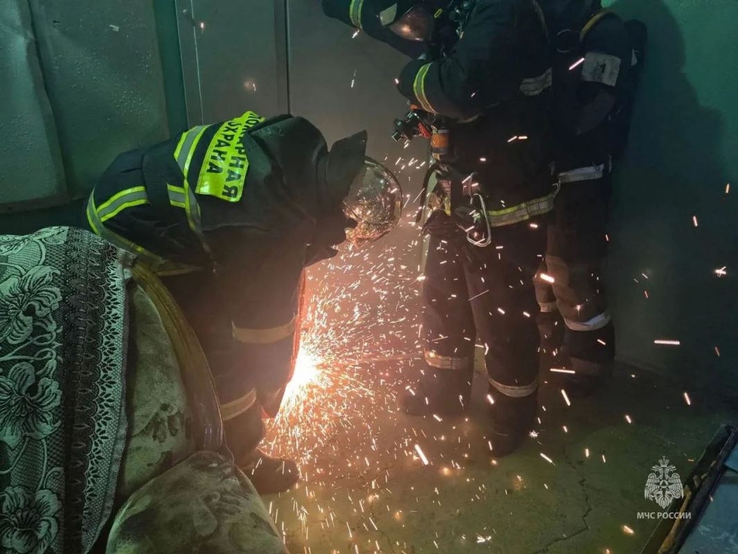 В Норильске на пожаре спасли 11 человек В Норильске на пожаре спасли 11 человек