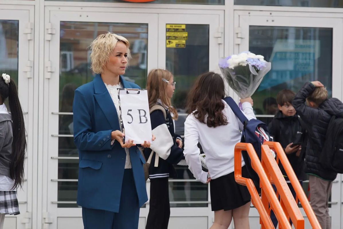 В Красноярском крае торжественные линейки прошли для 360 тысяч школьников В Красноярском крае торжественные линейки прошли для 360 тысяч школьников