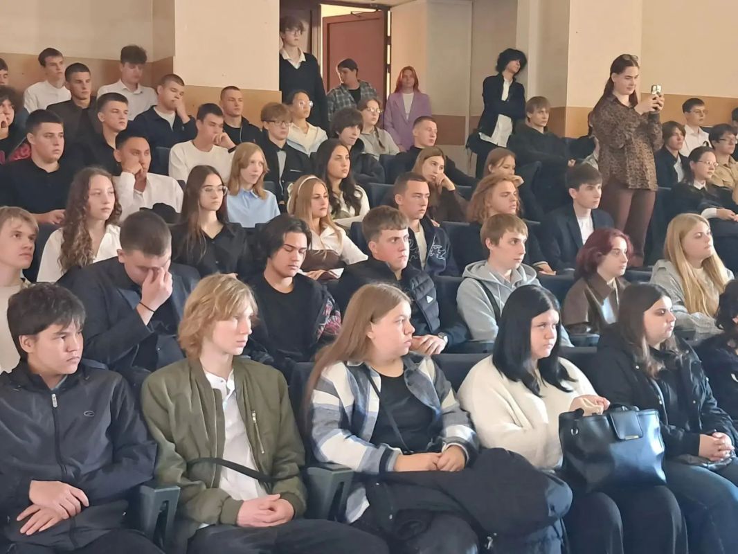 Сегодня Институт лесных технологий Университета Решетнева распахнул свои двери для более чем 200 первокурсников-бакалавров Сегодня Институт лесных технологий Университета Решетнева распахнул свои двери для более чем 200 первокурсников-бакалавров