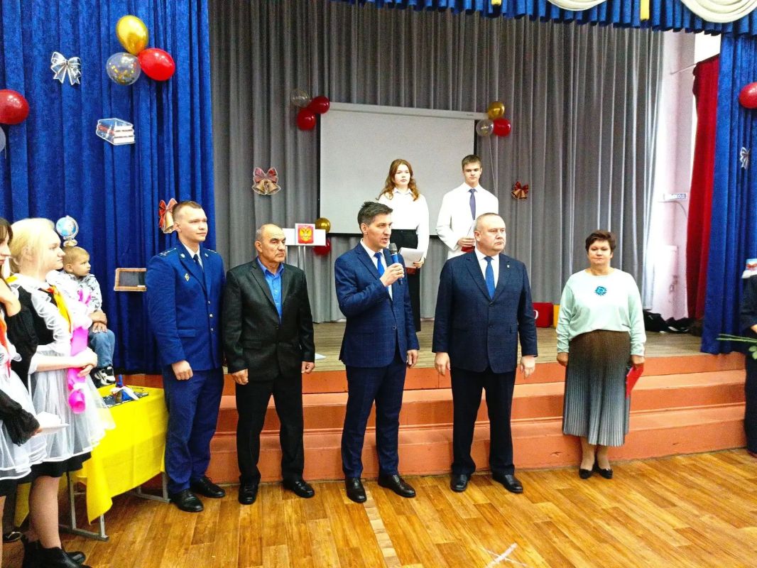 В Богучанском округе учебный год начался для 4500 ребят, среди которых 348 первоклассников В Богучанском округе учебный год начался для 4500 ребят, среди которых 348 первоклассников