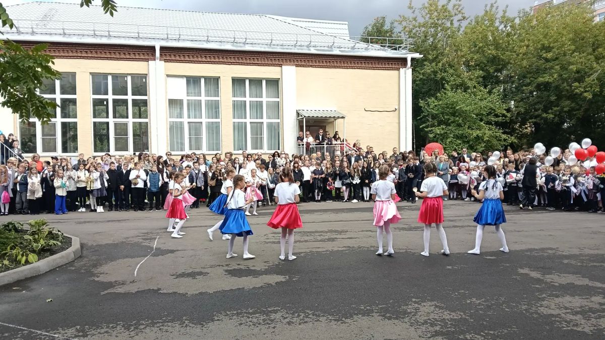 #праздник. Первый заместитель министра строительства и ЖКХ Сергей Шикунов принял участие в торжественной линейке, посвящённой Дню знаний #праздник. Первый заместитель министра строительства и ЖКХ Сергей Шикунов принял участие в торжественной линейке, посвящённой Дню знаний