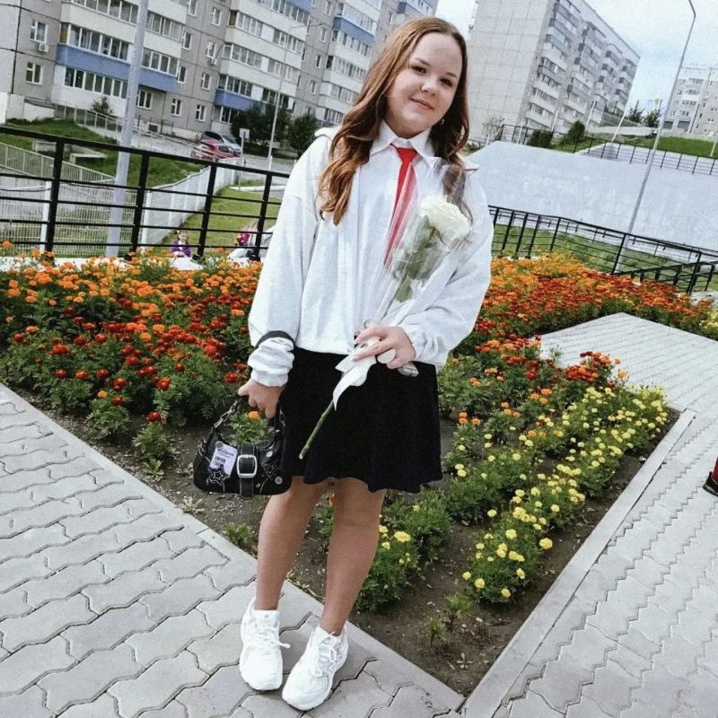 С Днём знаний!. 1 сентября — день, когда лето официально уступает место школьным будням, рюкзакам, новым тетрадям и большим планам С Днём знаний!. 1 сентября — день, когда лето официально уступает место школьным будням, рюкзакам, новым тетрадям и большим планам