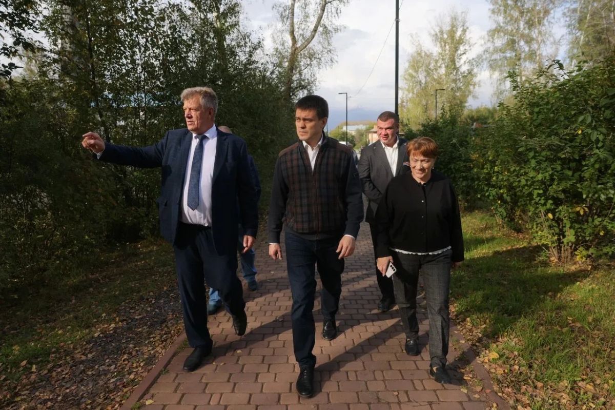 Михаил Котюков: В Назарово вместе с депутатом Законодательного Собрания Галиной Ампилоговой проверил, как развивается территория, что сделано по обращениям жителей по итогам моей прошлой поездки Михаил Котюков: В Назарово вместе с депутатом Законодательного Собрания Галиной Ампилоговой проверил, как развивается территория, что сделано по обращениям жителей по итогам моей прошлой поездки