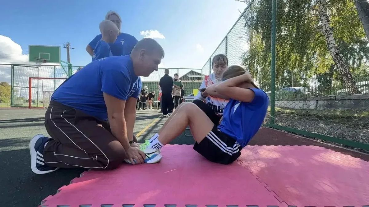 Всей семьёй — к победе!. 5 сентября стадион «Локомотив» в Иланском стал точкой притяжения для самых активных и спортивных семей округа Всей семьёй — к победе!. 5 сентября стадион «Локомотив» в Иланском стал точкой притяжения для самых активных и спортивных семей округа
