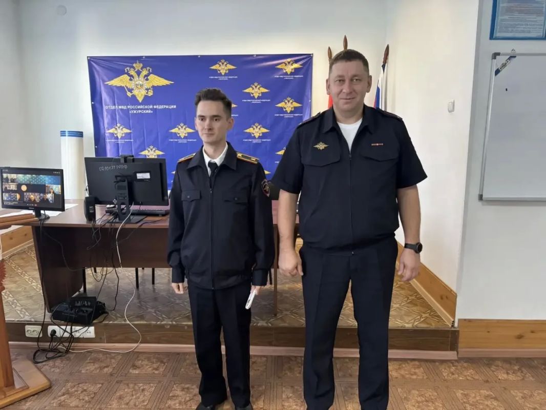 Старт офицерского пути: в Ужурском вручили первые звания Старт офицерского пути: в Ужурском вручили первые звания