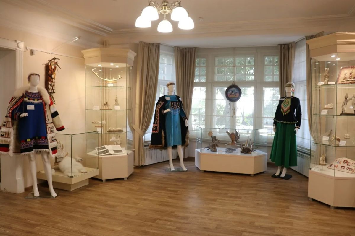 «Традиции Севера. 400 лет Хатанги»: в Красноярске открылась выставка, приуроченная к юбилею села Хатанга «Традиции Севера. 400 лет Хатанги»: в Красноярске открылась выставка, приуроченная к юбилею села Хатанга