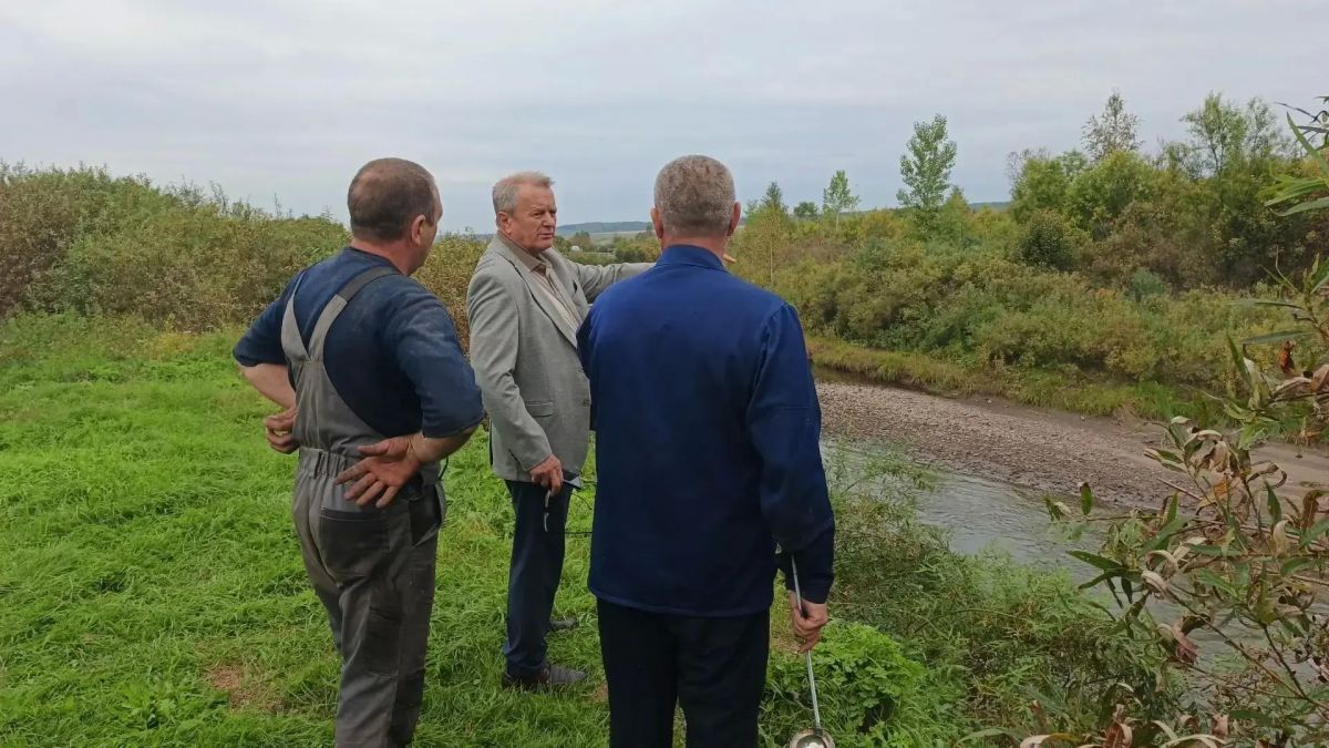 Работы на реке Кача: подрядчик приступил к очистке русла, предложения жителей будут учтены Работы на реке Кача: подрядчик приступил к очистке русла, предложения жителей будут учтены