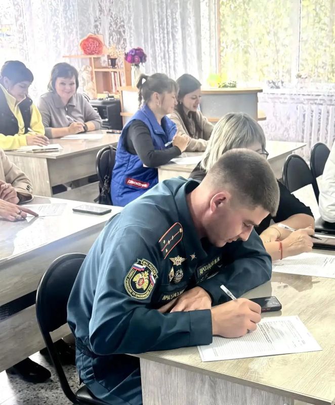 Россия — дом народов. В Ирбейской и Агинской библиотеках писали всероссийский диктант «Россия — дом народов» Россия — дом народов. В Ирбейской и Агинской библиотеках писали всероссийский диктант «Россия — дом народов»