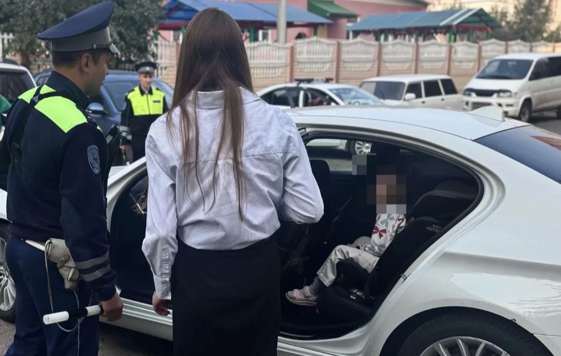 В Советском районе Красноярска сотрудники полка ДПС проверили правила перевозки детей В Советском районе Красноярска сотрудники полка ДПС проверили правила перевозки детей