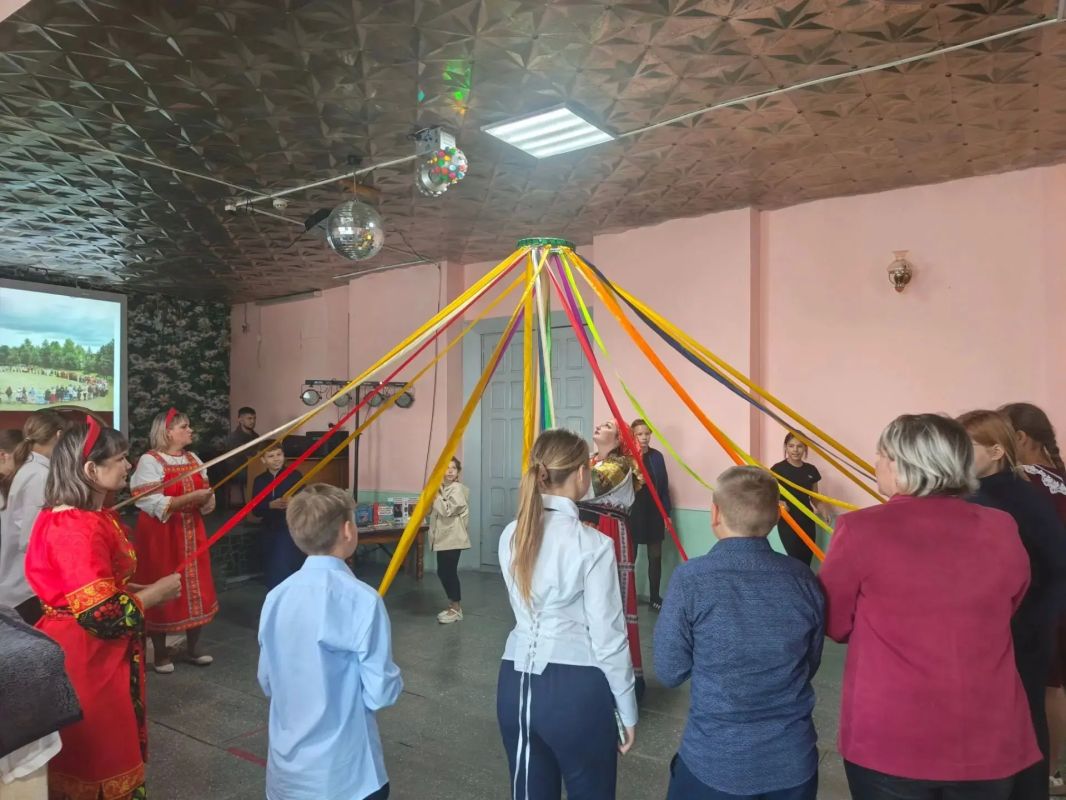 День русской культуры в Решотинской школе: традиции, которые живут День русской культуры в Решотинской школе: традиции, которые живут