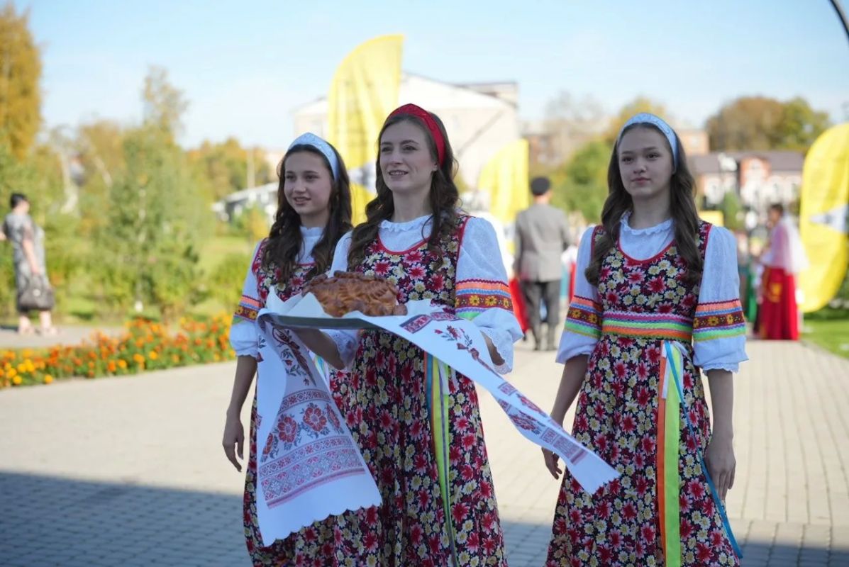 Кино на малой родине Марины Ладыниной: юбилейный 15-й форум стартовал на западе края Кино на малой родине Марины Ладыниной: юбилейный 15-й форум стартовал на западе края