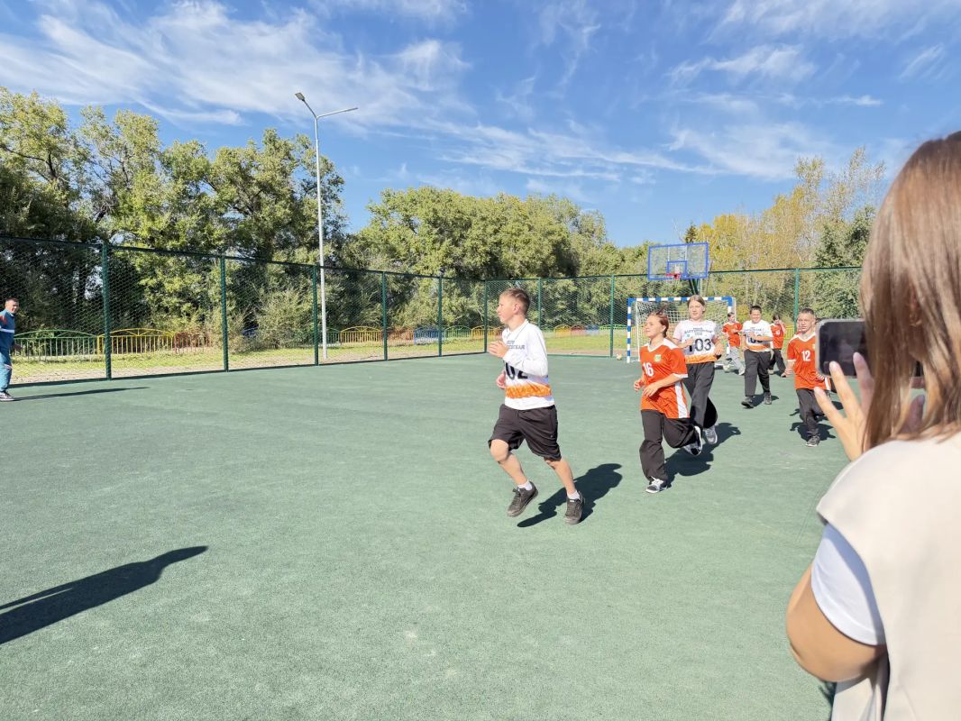 В Каптырево открыли новую спортивную площадку В Каптырево открыли новую спортивную площадку